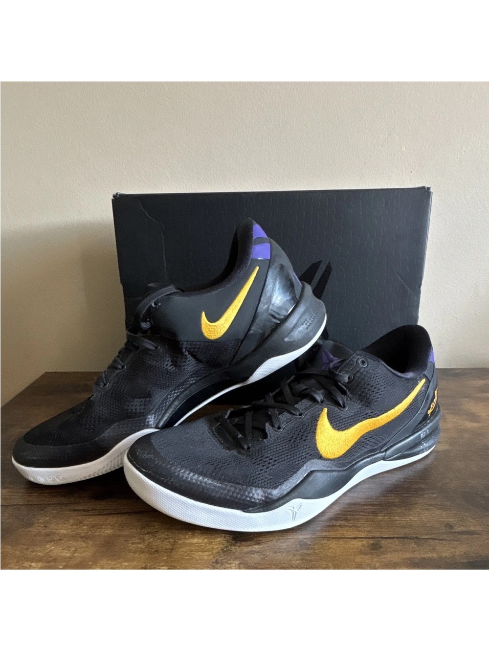 Nike Men’s Black & Yellow Low-Top Basketball Shoes Kobe Mamba